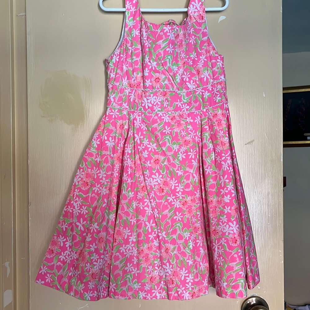 Adorable hot pink Lily Pulitzer sun dress size 8